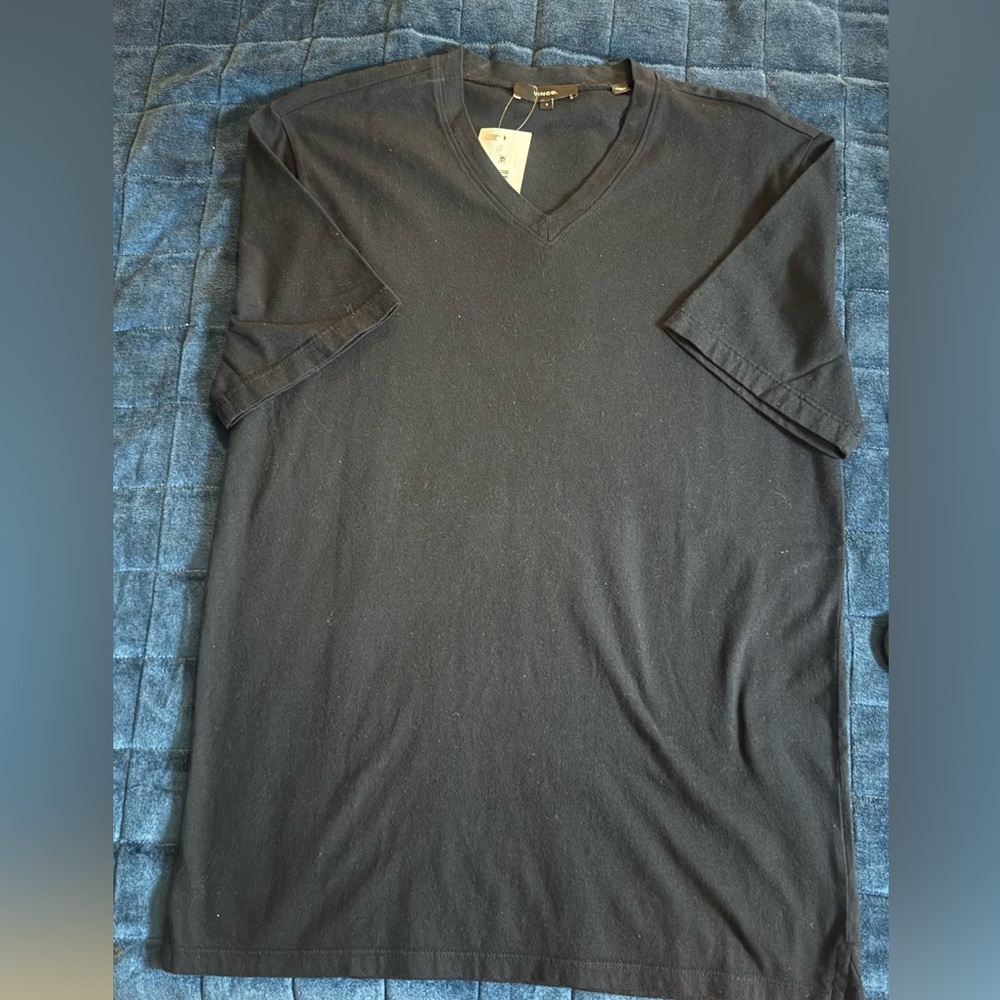 NWT Men's Vince Garment Dye V-Neck SS T-Shirt, Navy, Size Small